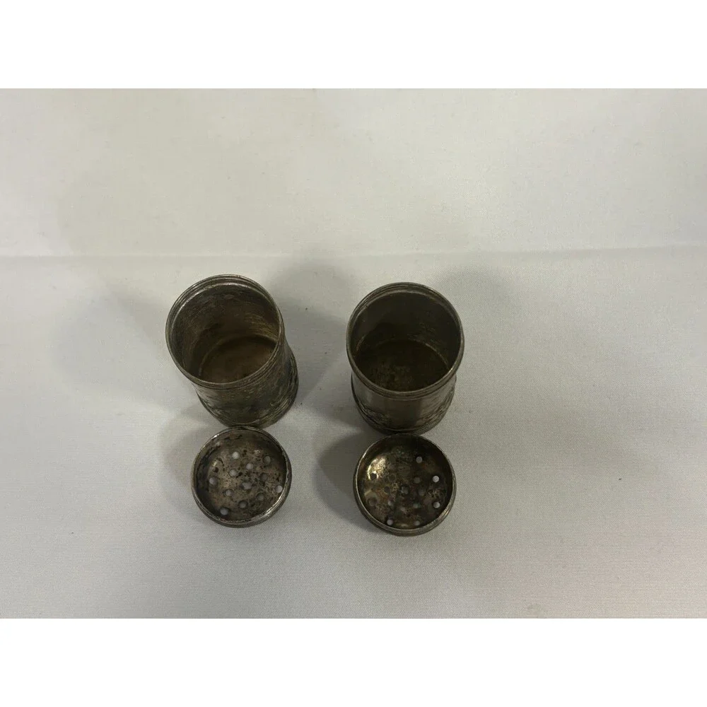 Vintage WM ROGERS Mini Silver Plated Salt & Pepper Shakers - 2 in